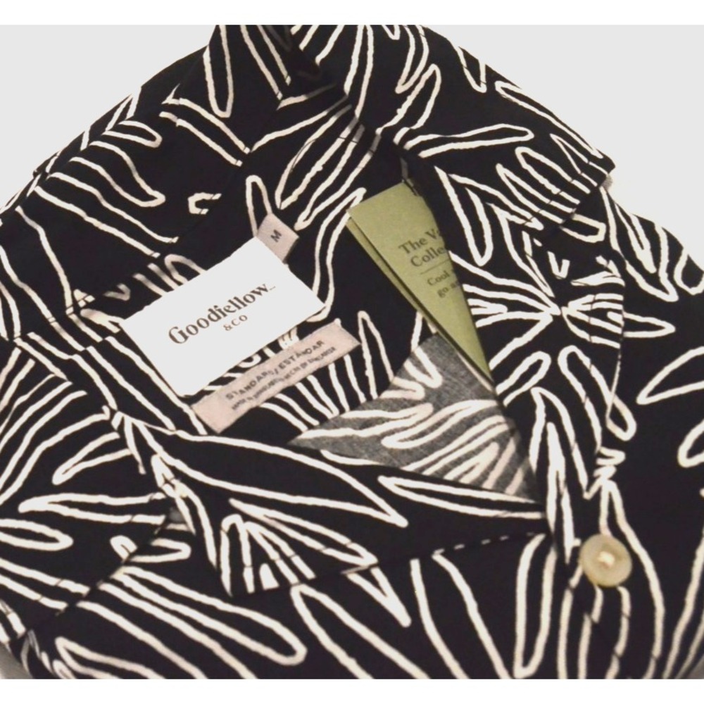 NWT Goodfellow Mens Size M Short Sleeve Button-up Shirt Black/White Tropical